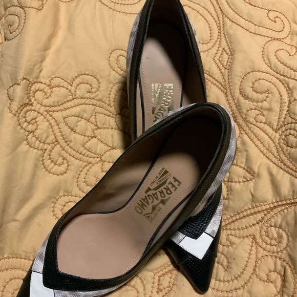 Salvatore Ferrara, black with gray and white like trim, size 8.5 - Picture 7 of 10